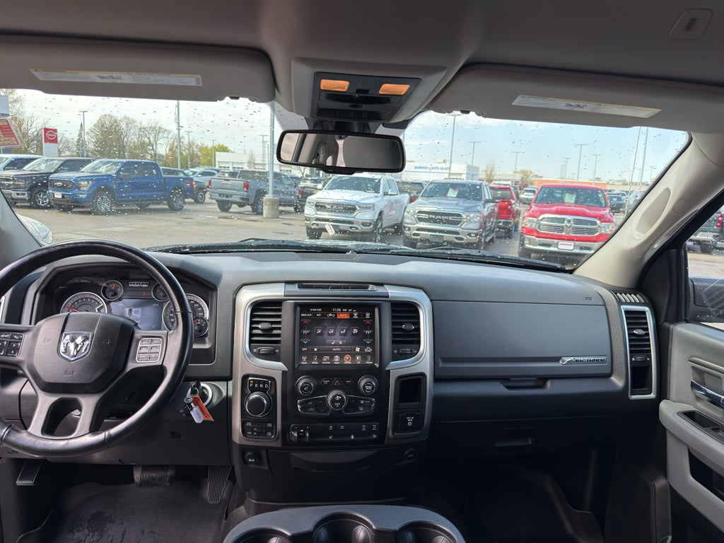 2017 RAM 1500 Big Horn 4x4 Crew Cab 5'7" Box