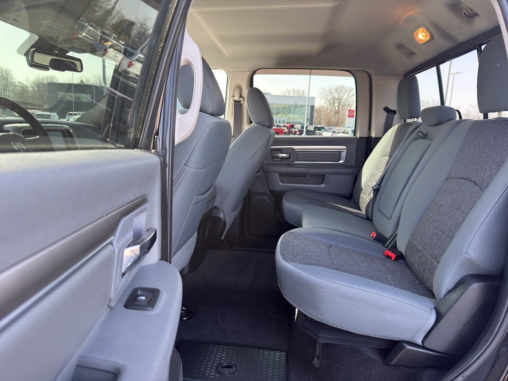 2017 RAM 1500 Big Horn 4x4 Crew Cab 5'7" Box