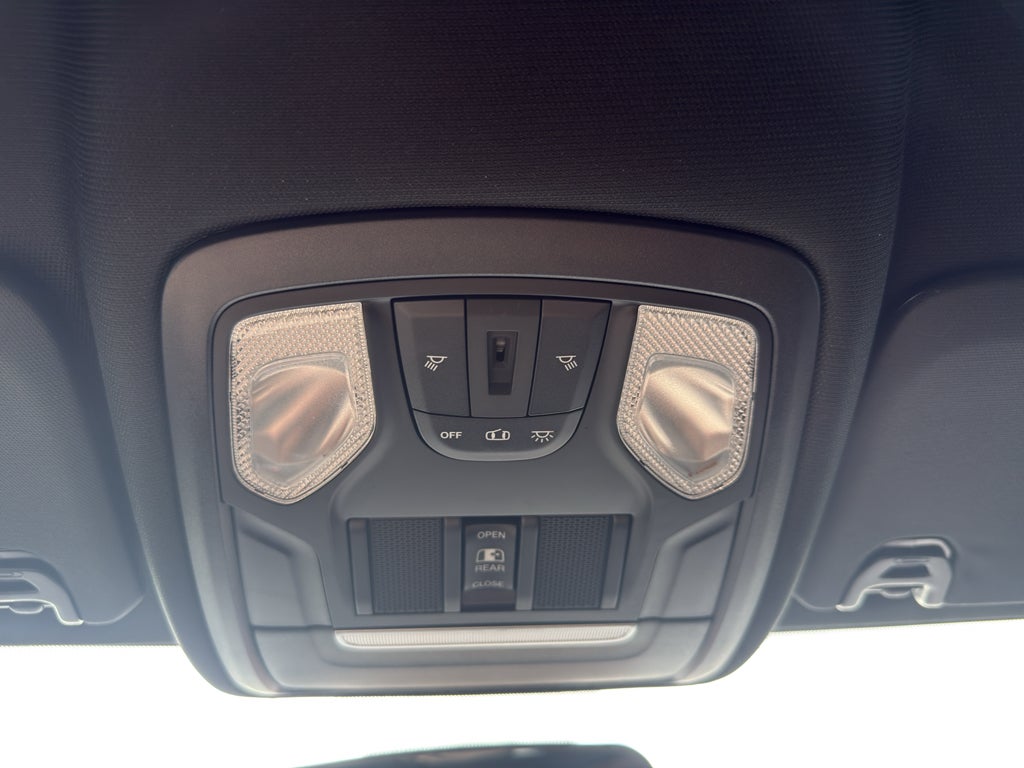 2021 RAM 2500 Tradesman 4x4 Crew Cab 6'4" Box