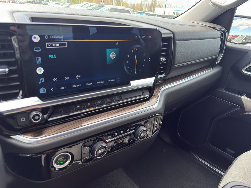 2022 Chevrolet Silverado 1500 Crew Cab Short Box 4-Wheel Drive LT 2FL