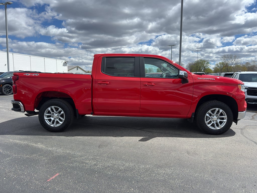 2022 Chevrolet Silverado 1500 Crew Cab Short Box 4-Wheel Drive LT 2FL