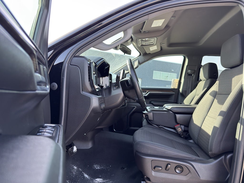 2024 Chevrolet Silverado 1500 Crew Cab Short Box 4-Wheel Drive LT 2FL