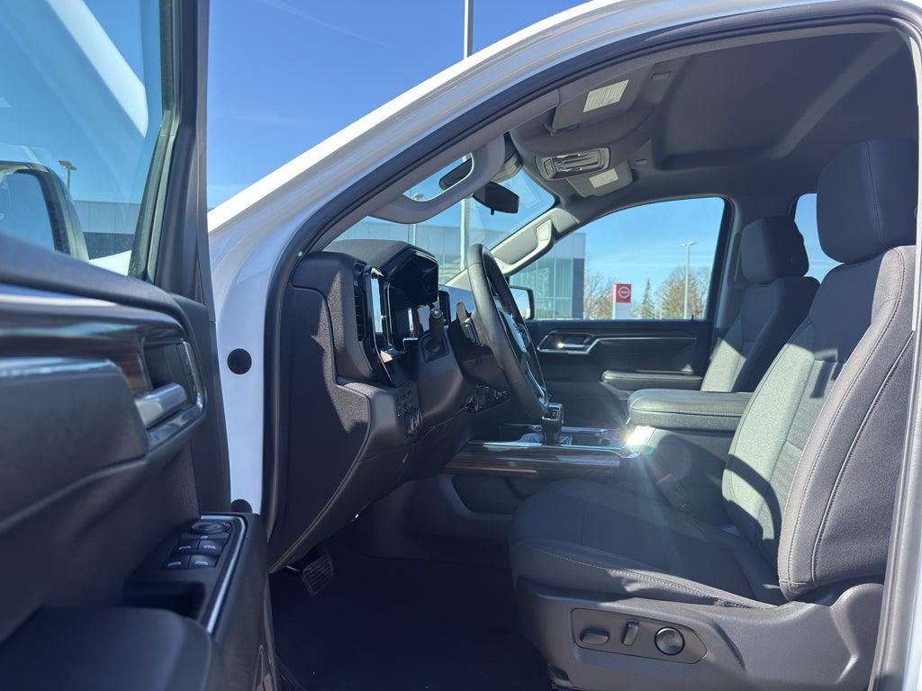 2023 Chevrolet Silverado 1500 Crew Cab Short Box 4-Wheel Drive LT Trail Boss