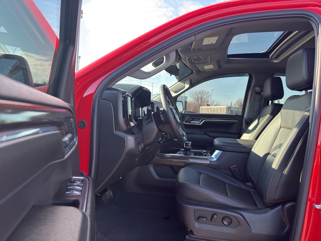 2024 Chevrolet Silverado 1500 Crew Cab Short Box 4-Wheel Drive LT Trail Boss