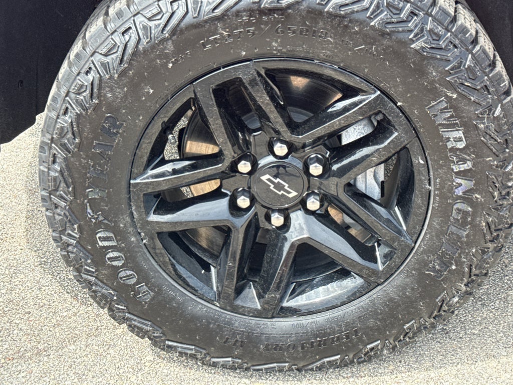 2025 Chevrolet Silverado 1500 Crew Cab Short Box 4-Wheel Drive Custom Trail Boss