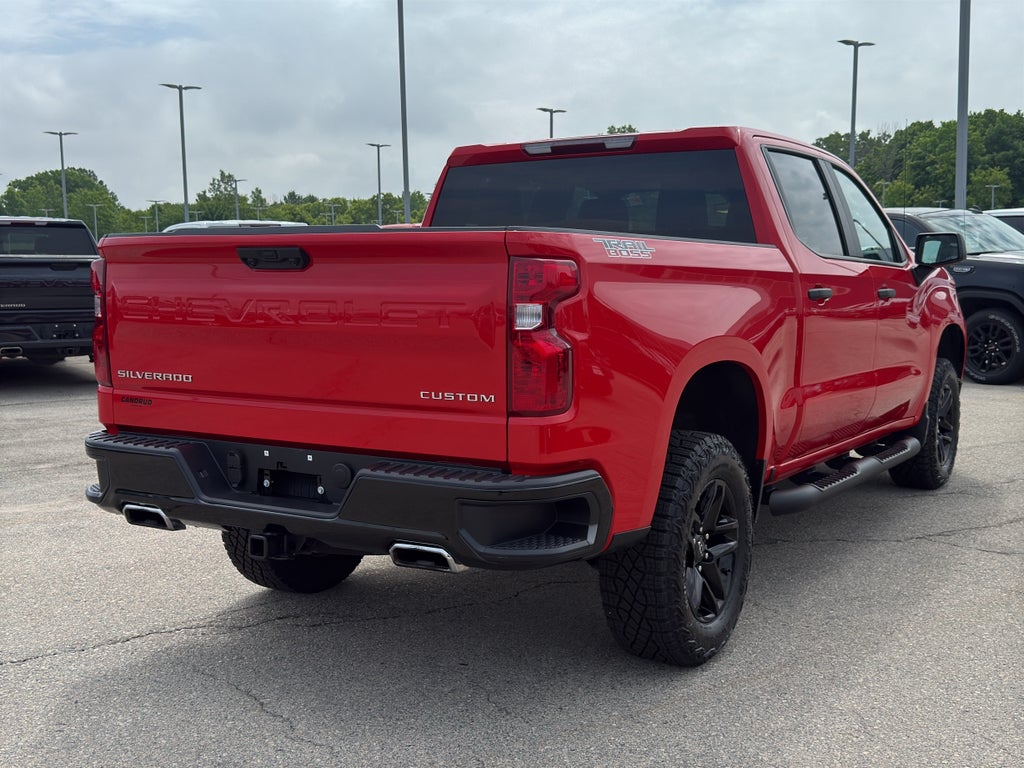 2025 Chevrolet Silverado 1500 Crew Cab Short Box 4-Wheel Drive Custom Trail Boss
