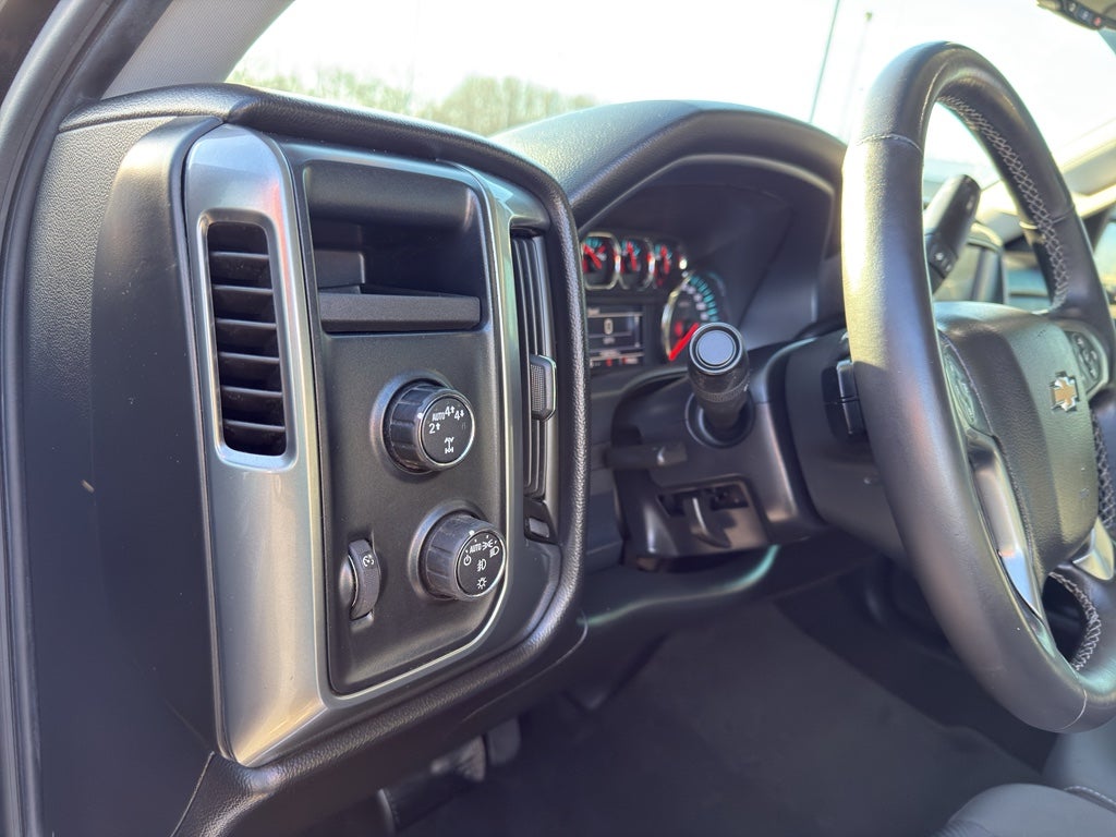 2017 Chevrolet Silverado 1500 Crew Cab Short Box 4-Wheel Drive LT Z71