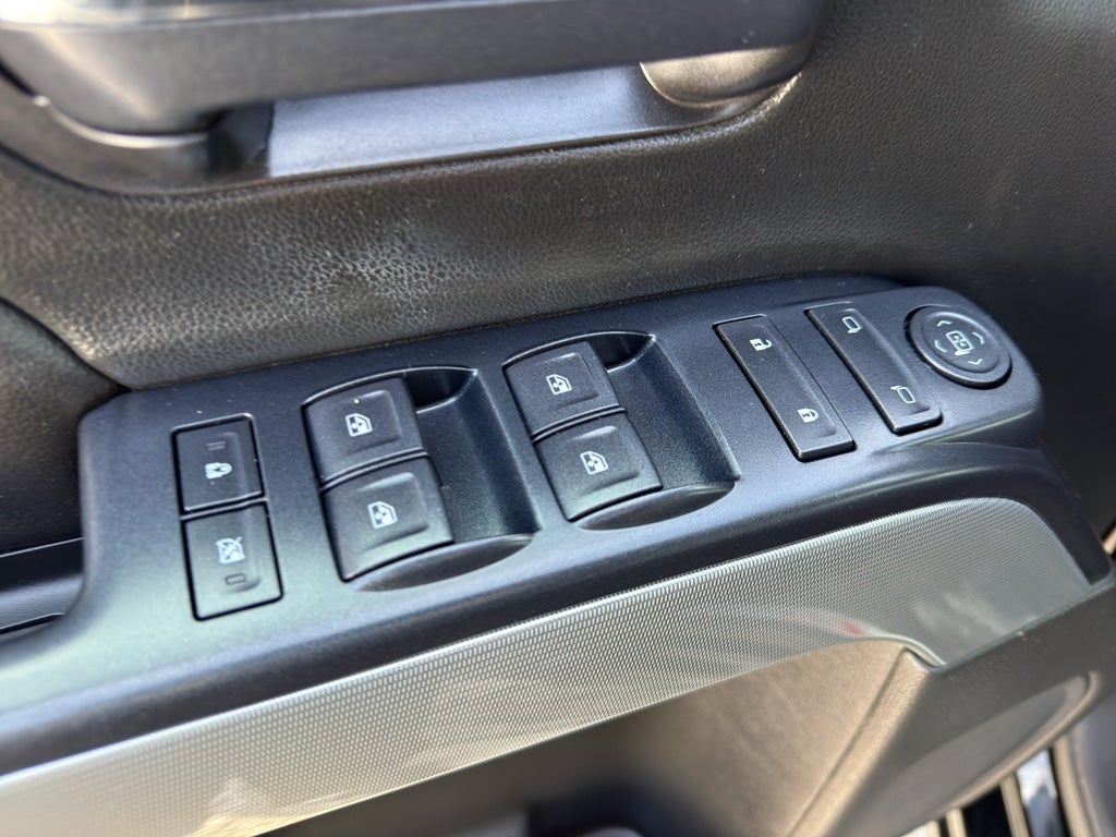 2015 Chevrolet Silverado 1500 Crew Cab Short Box 4-Wheel Drive LT Z71