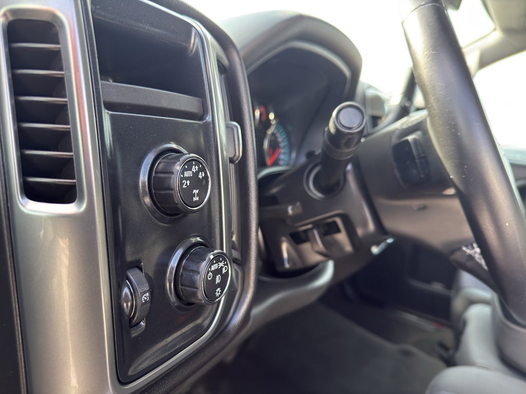 2015 Chevrolet Silverado 1500 Crew Cab Short Box 4-Wheel Drive LT Z71