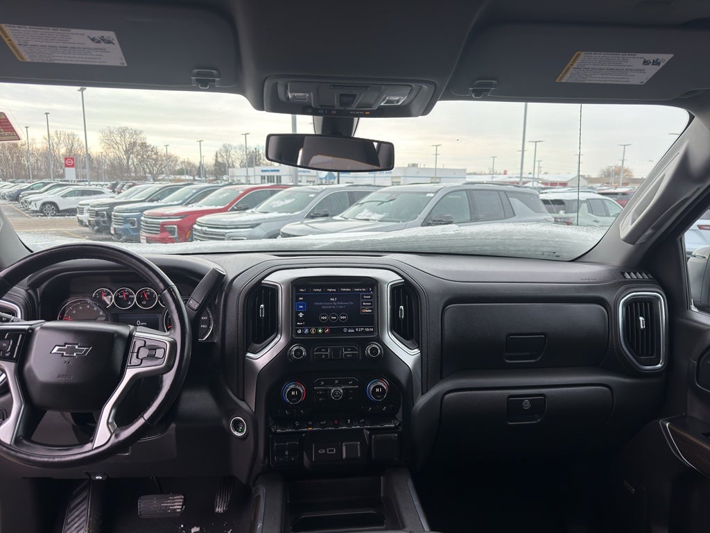 2020 Chevrolet Silverado 1500 Crew Cab Short Box 4-Wheel Drive RST