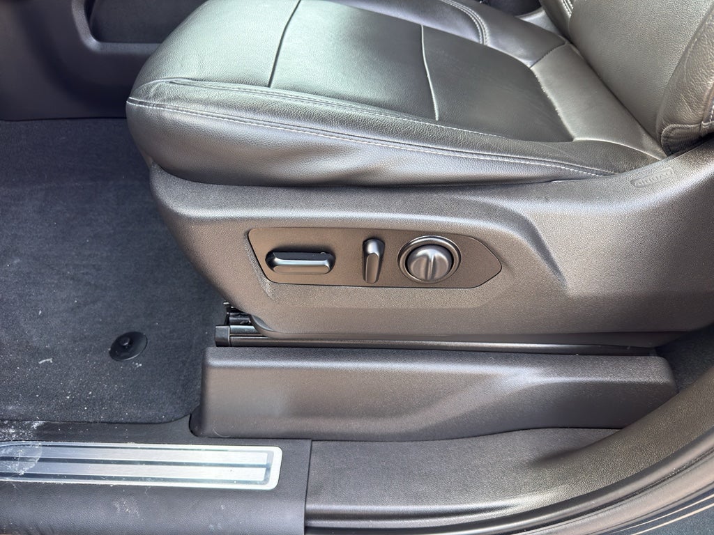 2020 Chevrolet Silverado 1500 Crew Cab Short Box 4-Wheel Drive RST