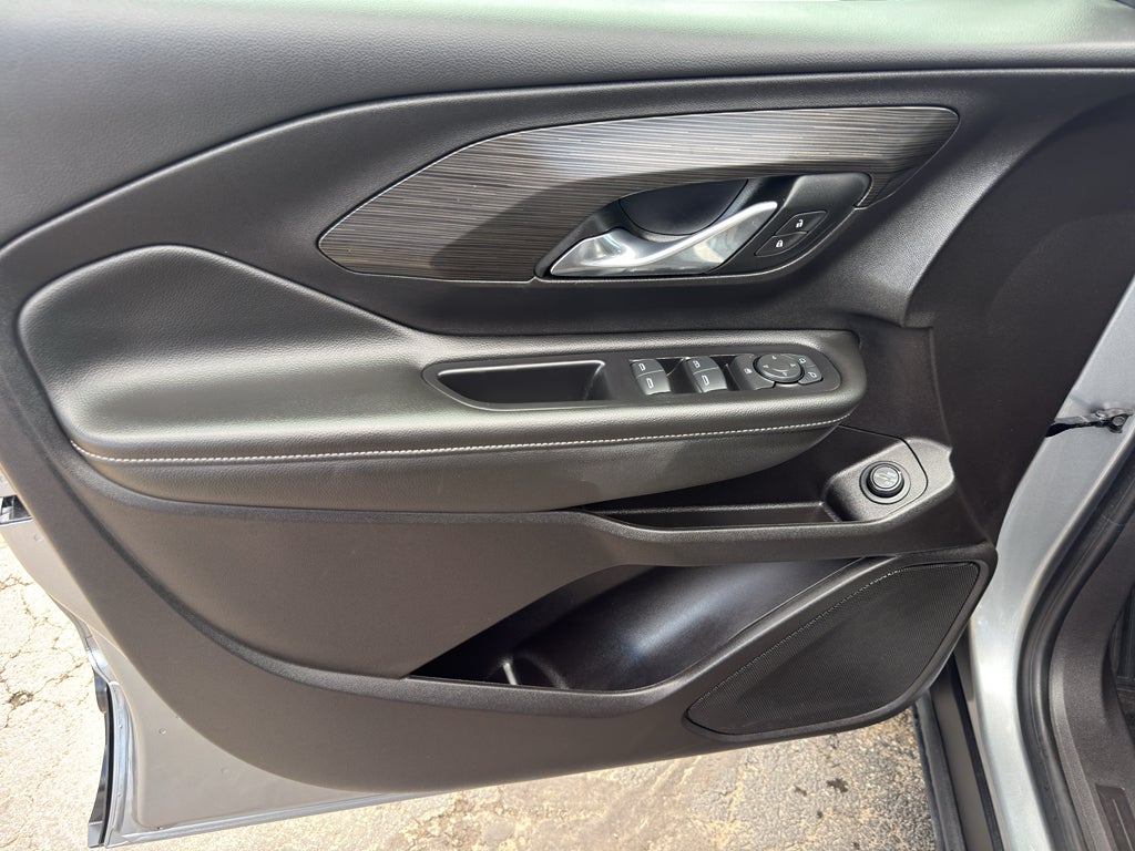 2024 GMC Terrain FWD 4dr SLE