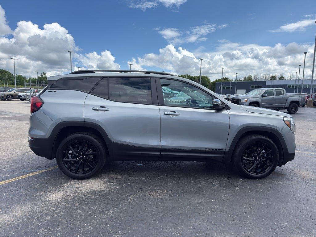 2024 GMC Terrain FWD 4dr SLE