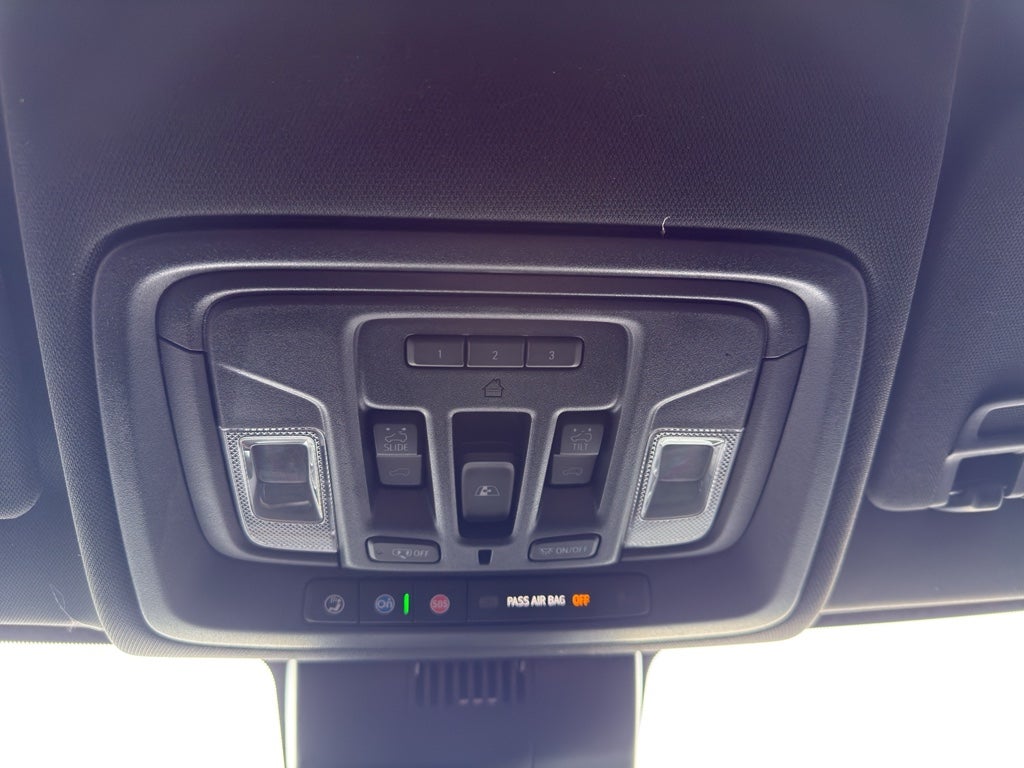 2022 GMC Sierra 1500 Crew Cab Short Box 4-Wheel Drive AT4