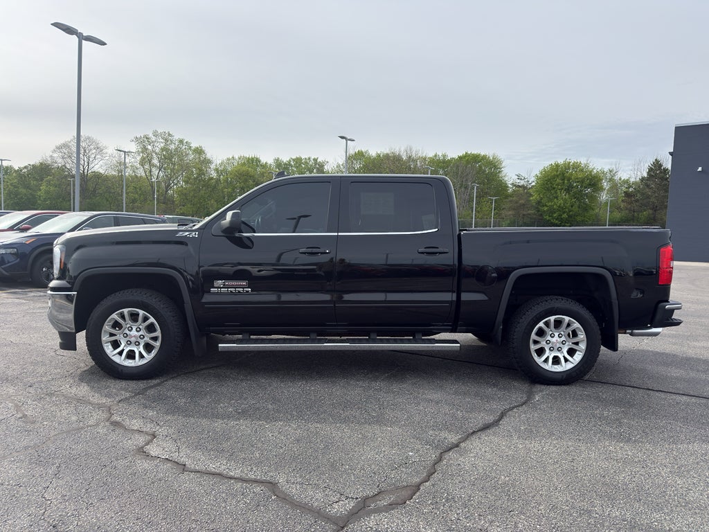 2017 GMC Sierra 1500 Crew Cab Short Box 4-Wheel Drive SLE