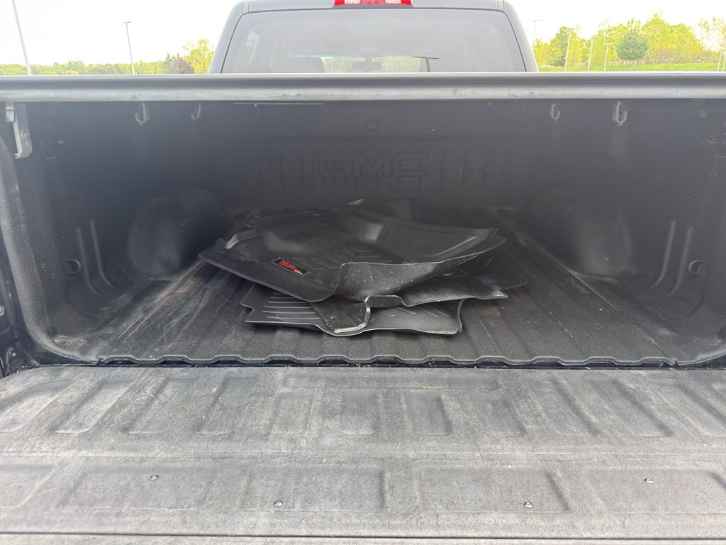 2017 GMC Sierra 1500 Crew Cab Short Box 4-Wheel Drive SLE