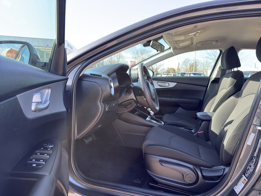 2024 Kia Forte LX IVT