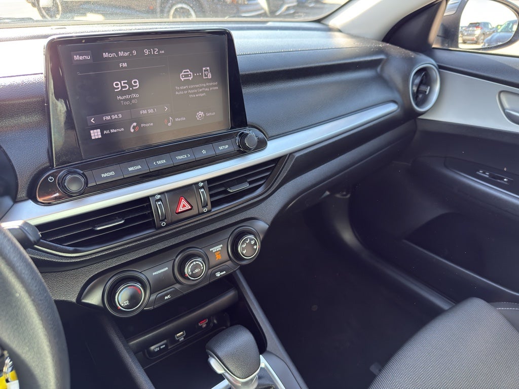 2024 Kia Forte LX IVT