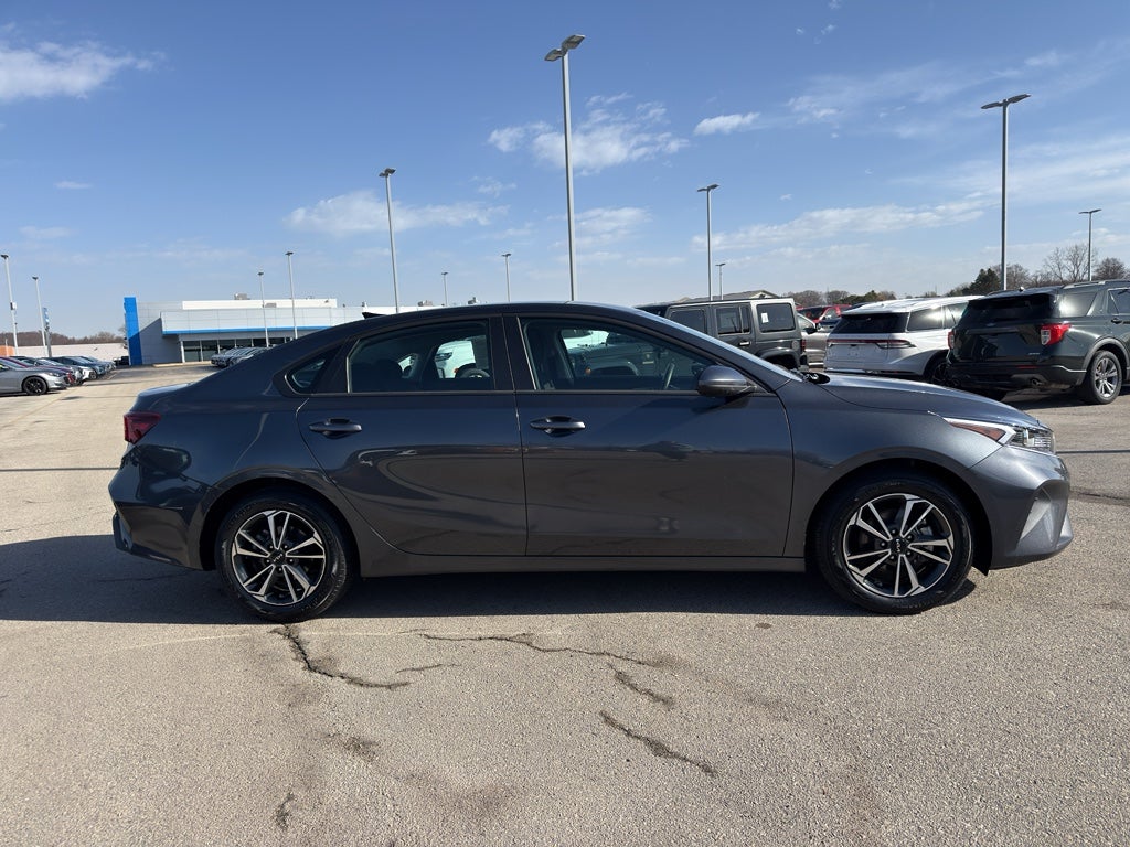 2024 Kia Forte LX IVT