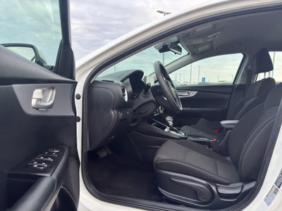 2024 Kia Forte LXS IVT