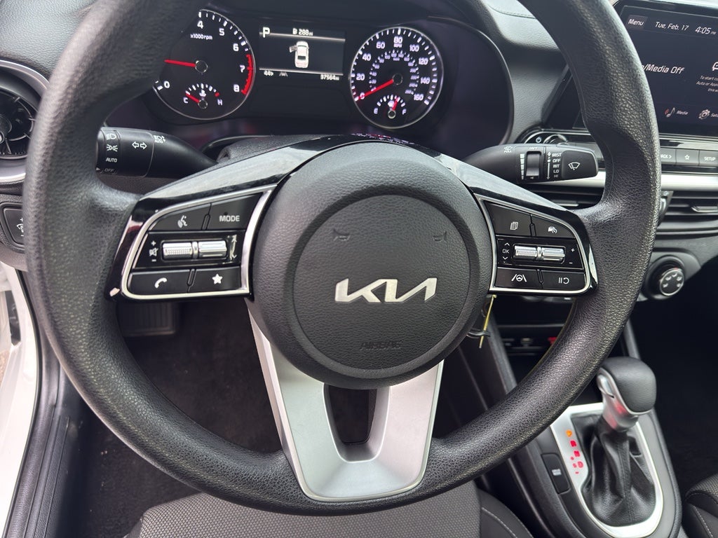 2024 Kia Forte LXS IVT