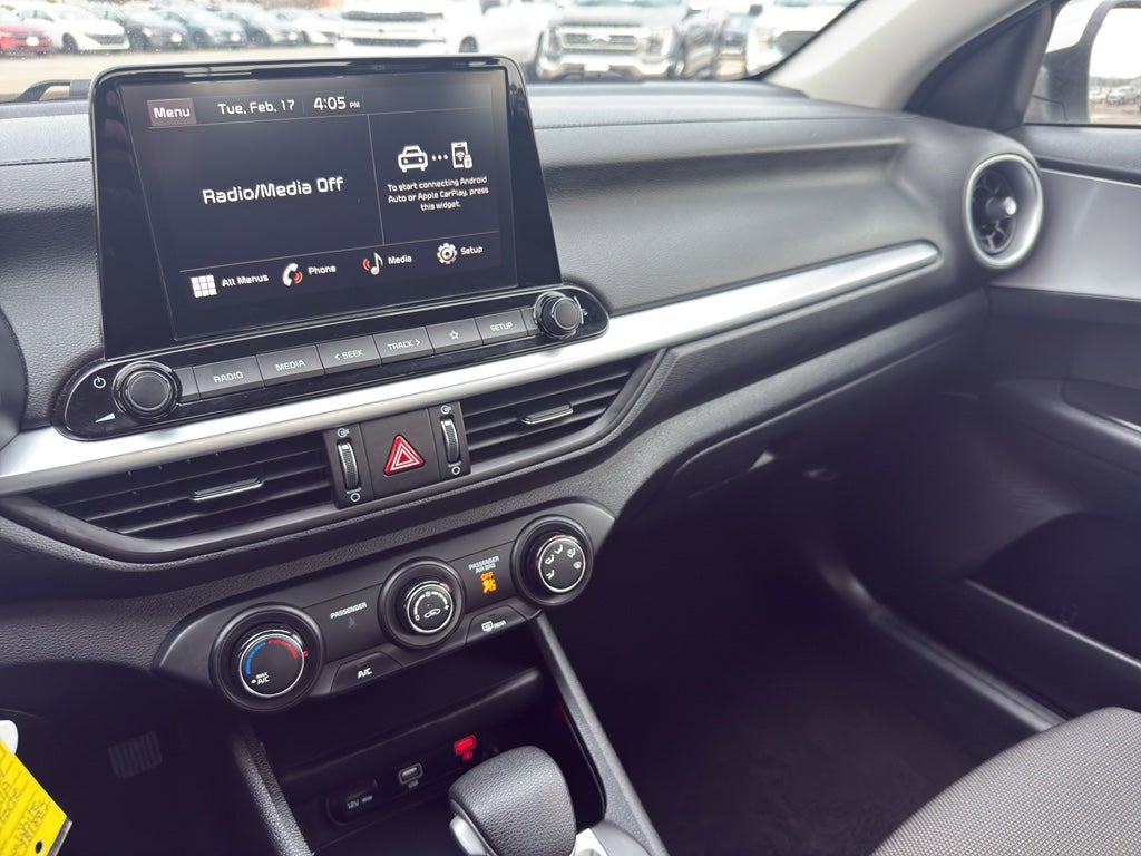 2024 Kia Forte LXS IVT