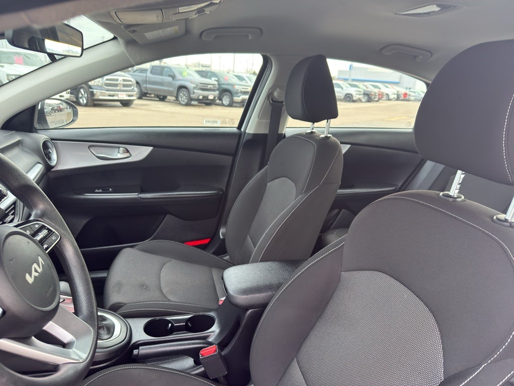 2024 Kia Forte LXS IVT