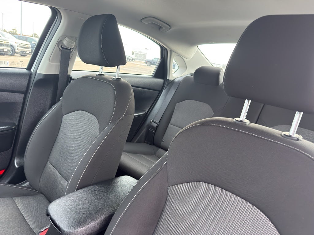 2024 Kia Forte LXS IVT