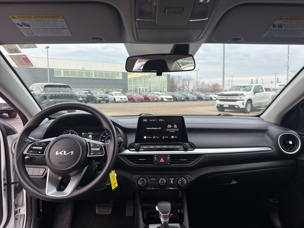 2024 Kia Forte LXS IVT