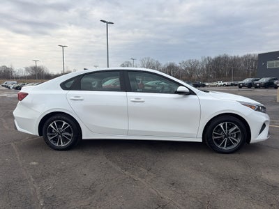 2024 Kia Forte LXS IVT