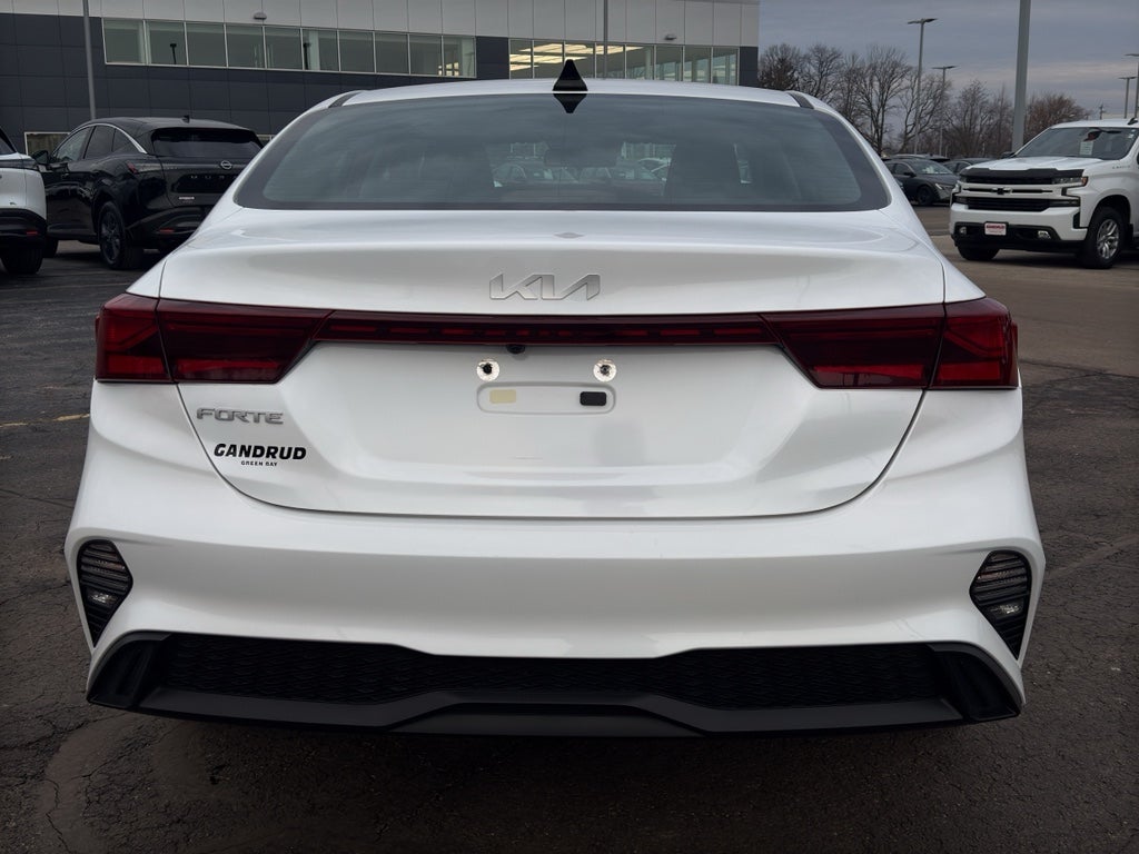 2024 Kia Forte LXS IVT