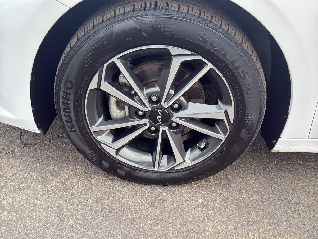 2024 Kia Forte LXS IVT