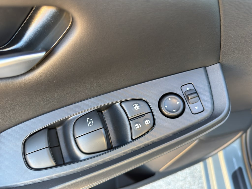 2025 Nissan Sentra SV CVT