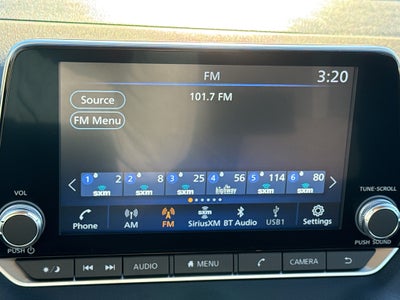 2025 Nissan Sentra SV CVT