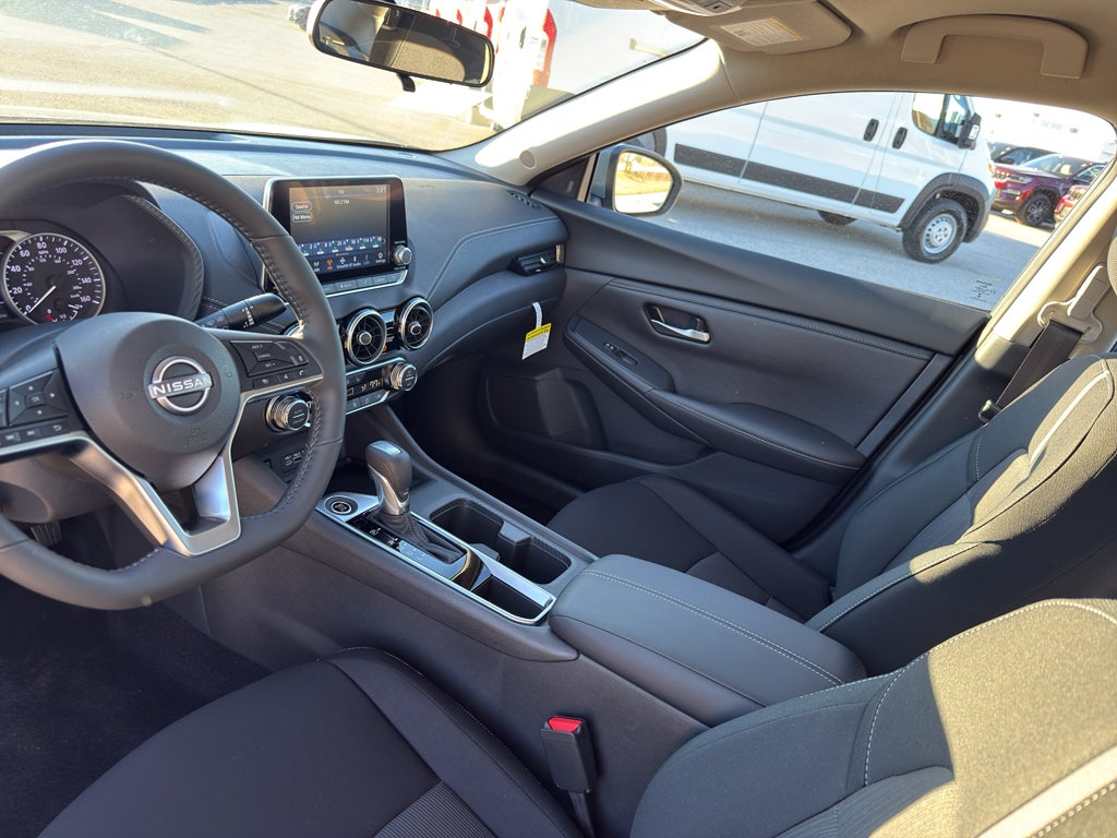 2025 Nissan Sentra SV CVT