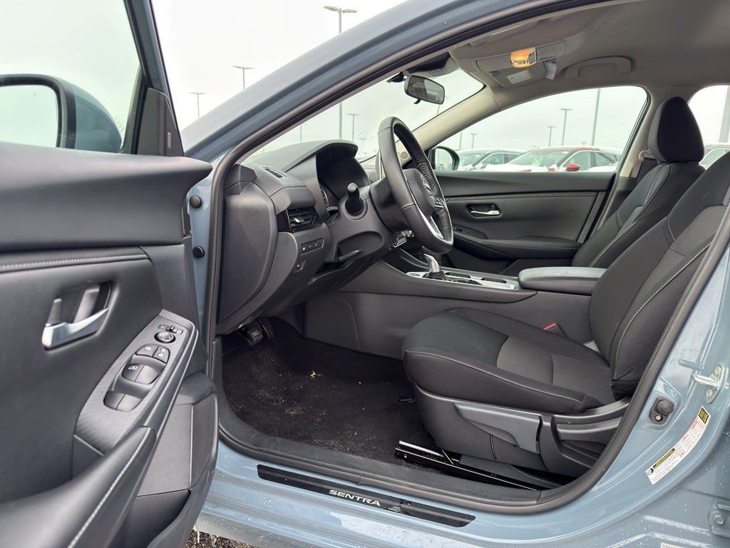 2025 Nissan Sentra SV CVT