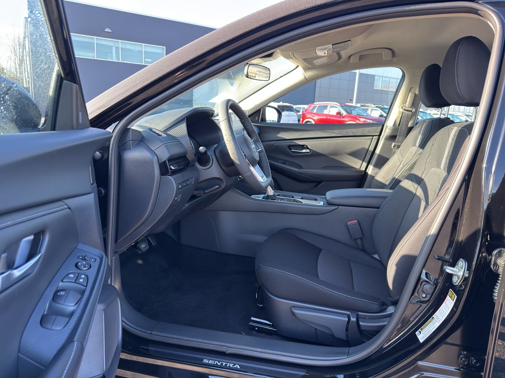 2025 Nissan Sentra SV CVT