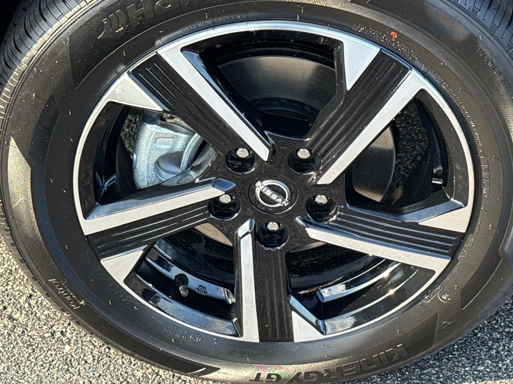 2025 Nissan Sentra SV CVT