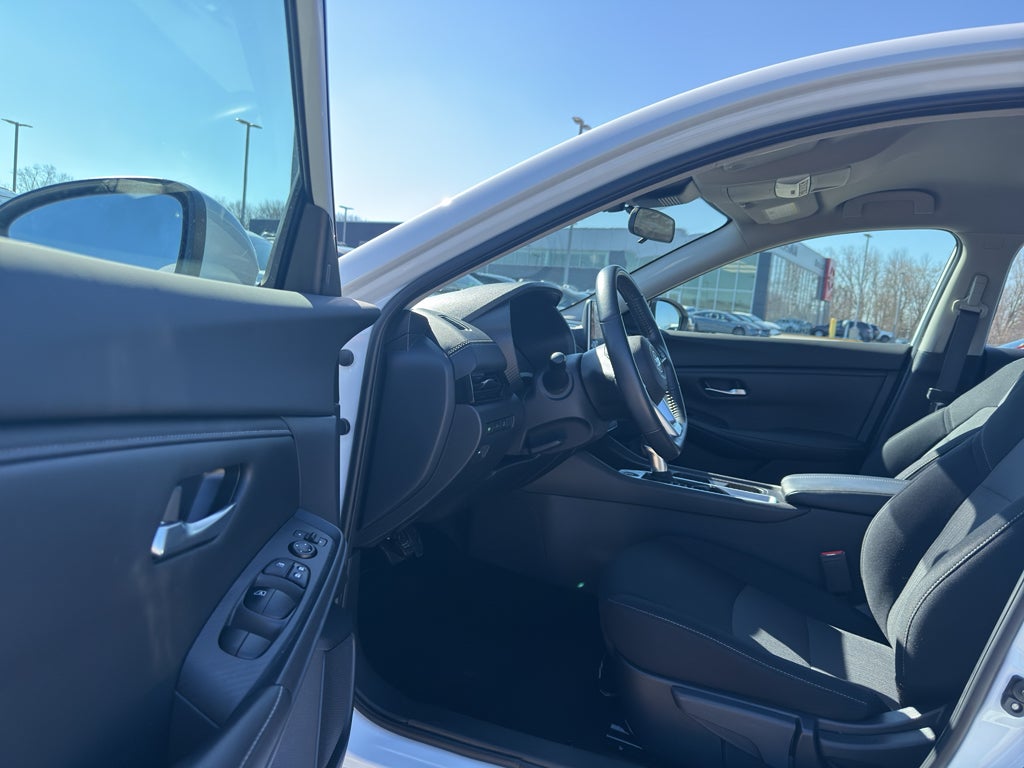 2023 Nissan Sentra SV CVT