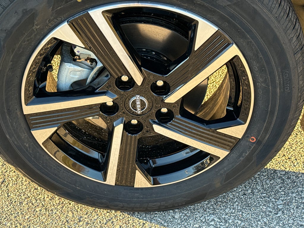 2025 Nissan Sentra SV CVT