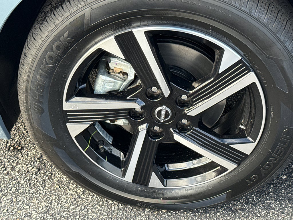 2025 Nissan Sentra SV CVT