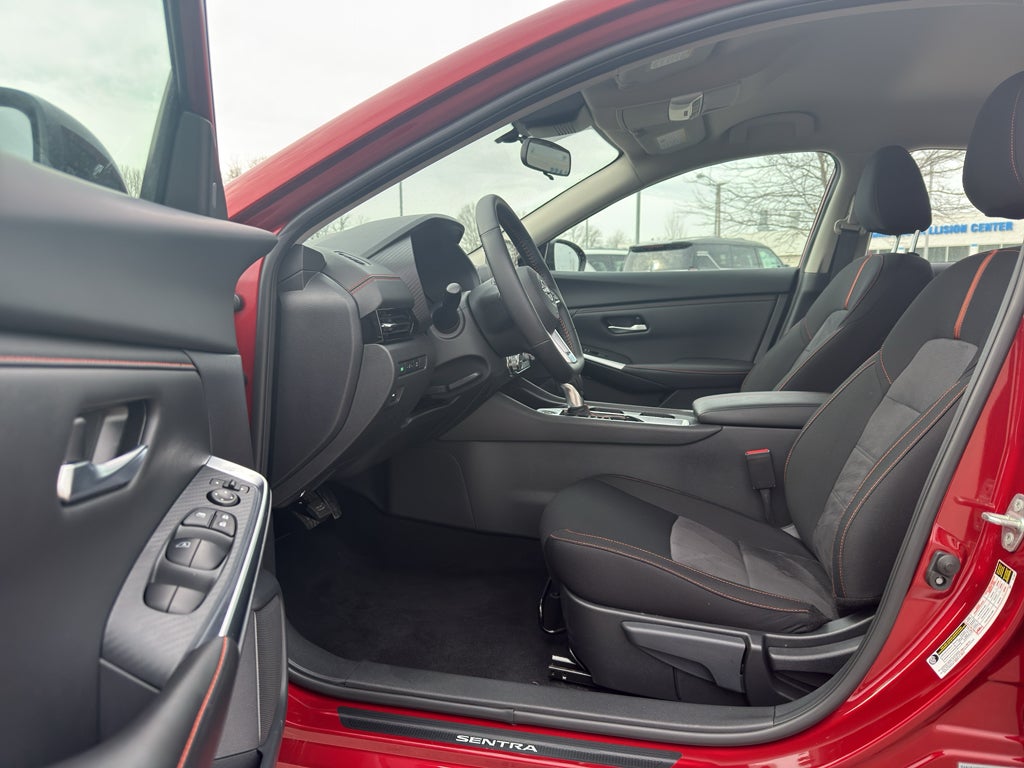 2025 Nissan Sentra SR CVT