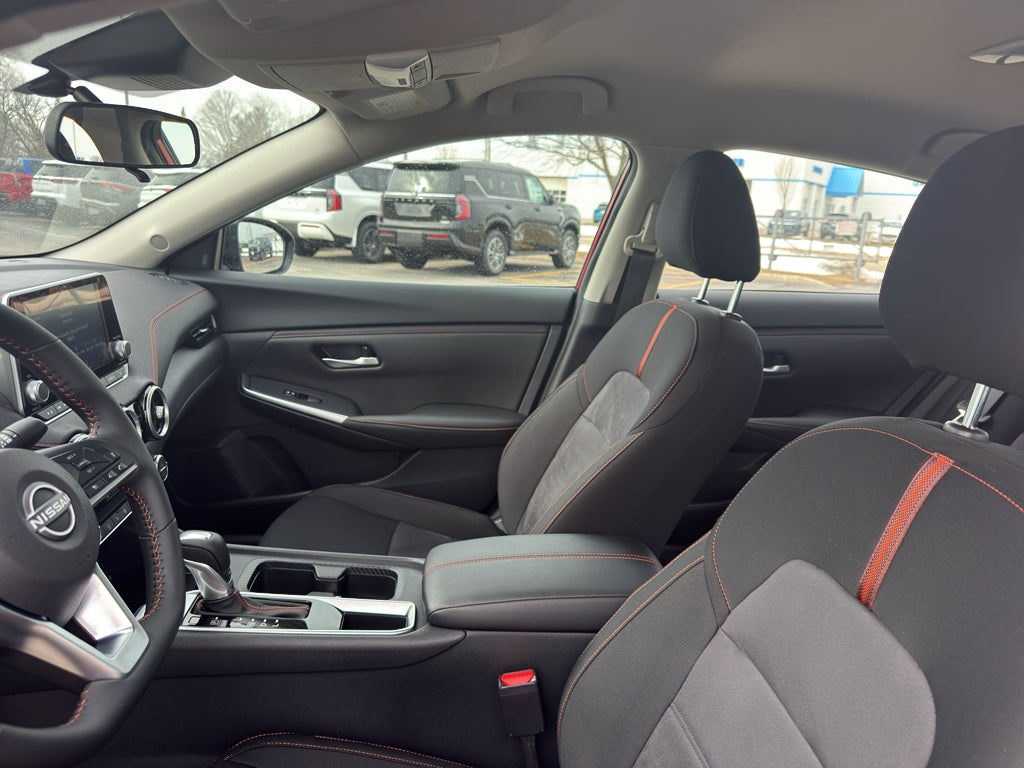 2025 Nissan Sentra SR CVT