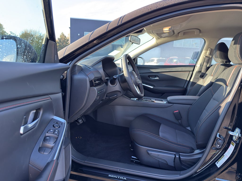 2025 Nissan Sentra SR CVT
