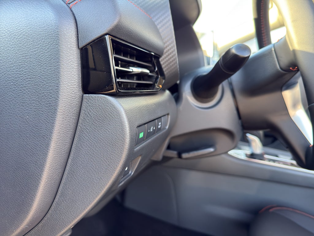 2025 Nissan Sentra SR CVT