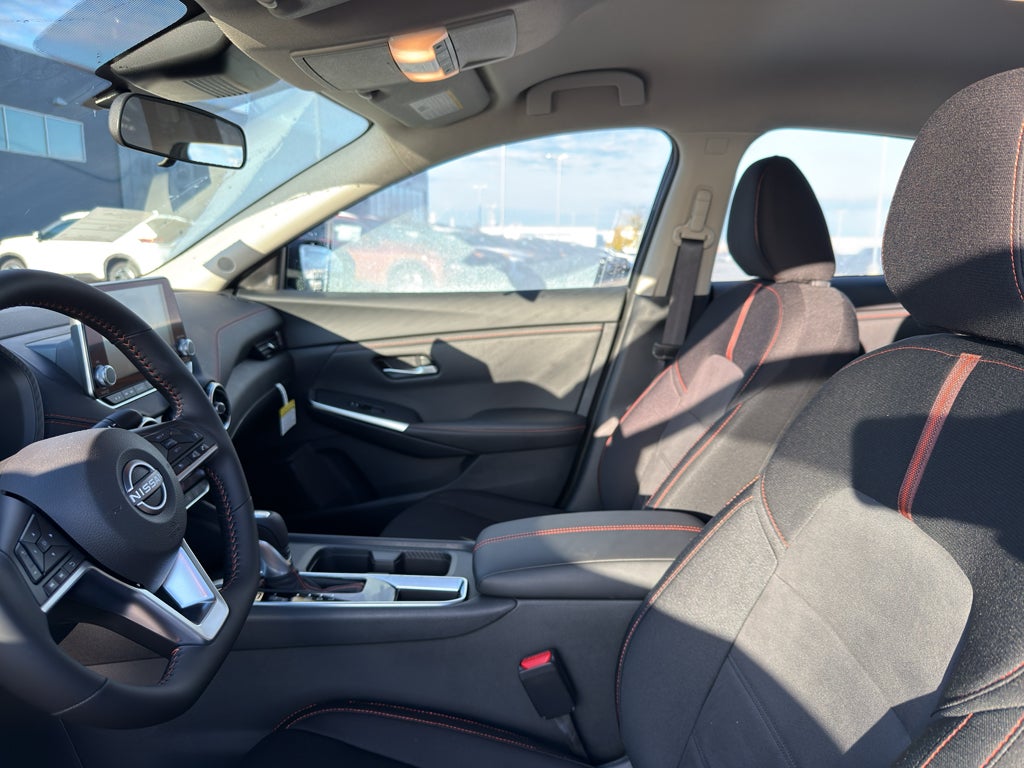 2025 Nissan Sentra SR CVT