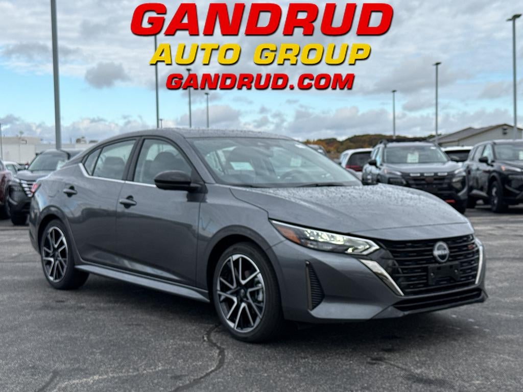 2025 Nissan Sentra SR CVT