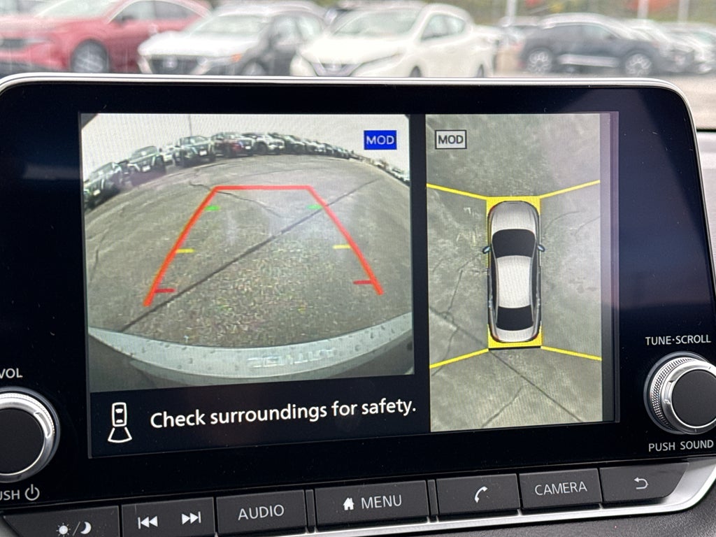 2025 Nissan Sentra SR CVT