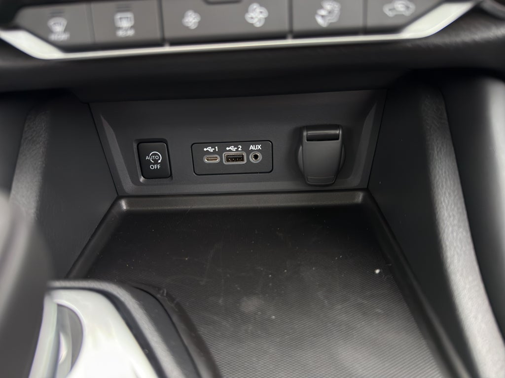 2025 Nissan Sentra SR CVT