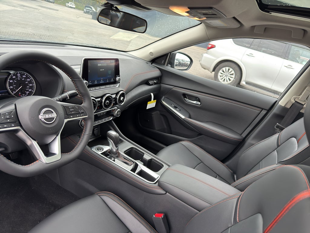 2025 Nissan Sentra SR CVT